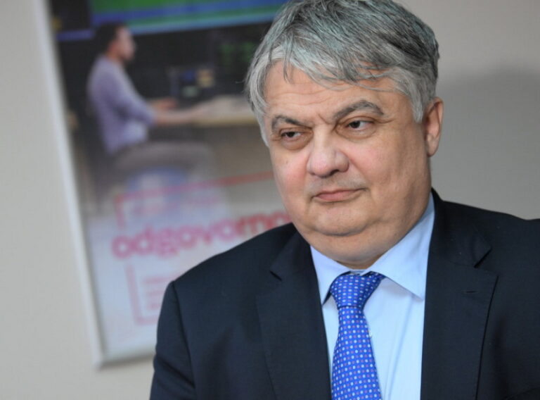 353847 Roboti Telekom Lucic F