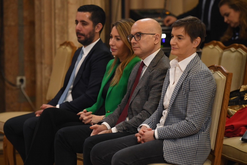 430011965 951040426609104 2504713814818837143 N