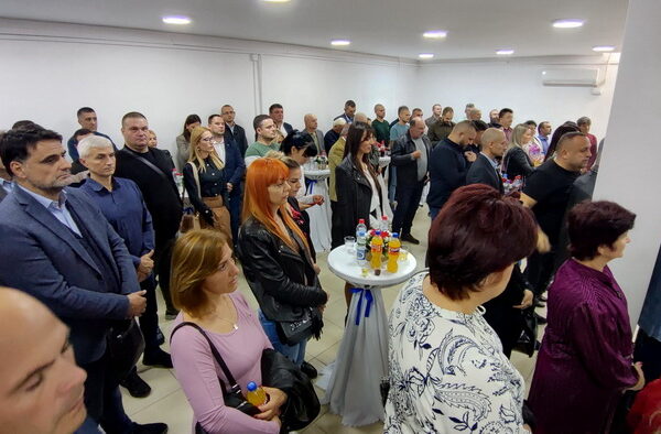 464668412 958993679596912 8409797015885116021 N