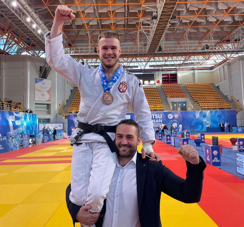 652674916 1353126390192035 515508809349784108 N