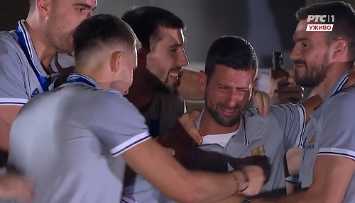 Docek F52yxiuxcaawmjg