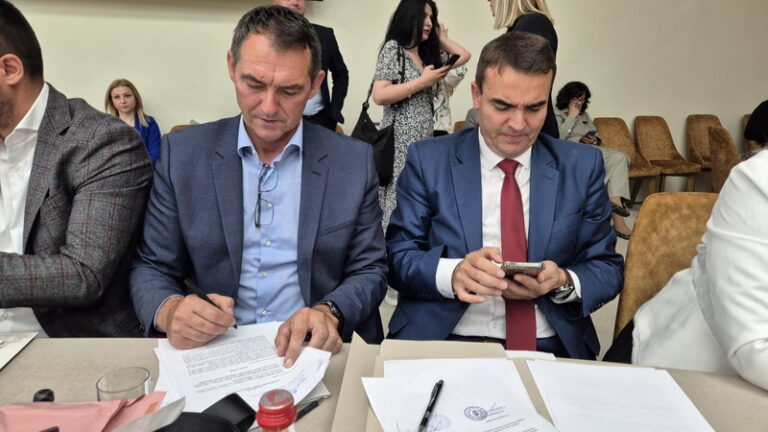 Img F7a6e051763cc335c6a9875f414e1ff8 V2