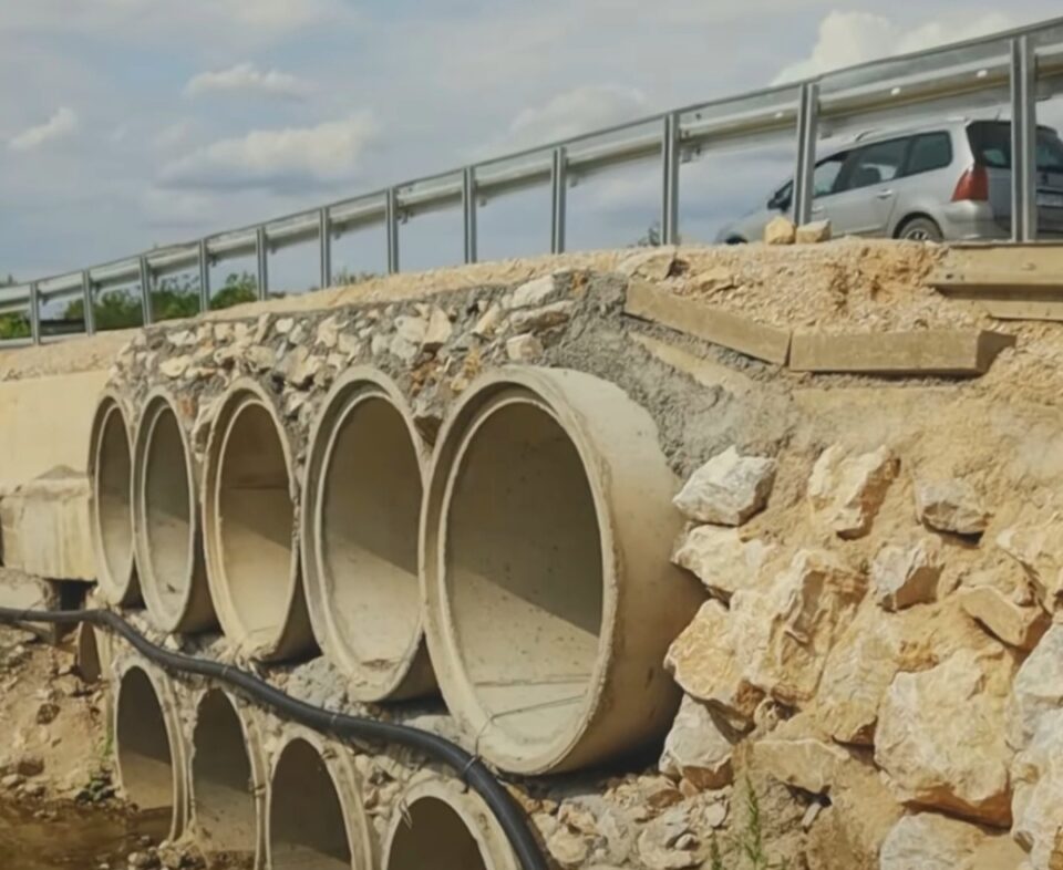 Izgradnja mosta u Adranima