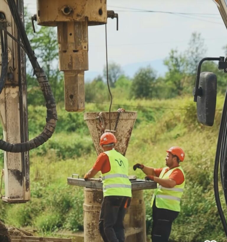 Izgradnja mosta u Adranima