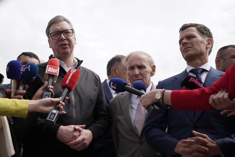 Aleksandar VuÈiÆ, Dragan DajiÆ, Sinia Mali