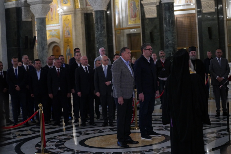 Milorad Dodik, Aleksandar VuÈiÆ