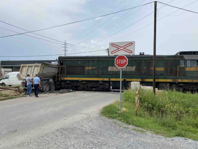 Sudar Voza I Kamiona