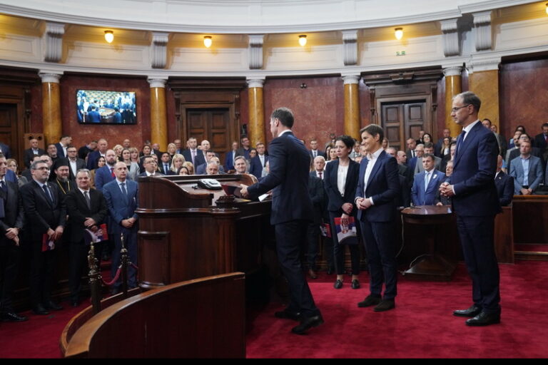 Sinia Mali Ana BrnabiÆ, Ðuro Macut