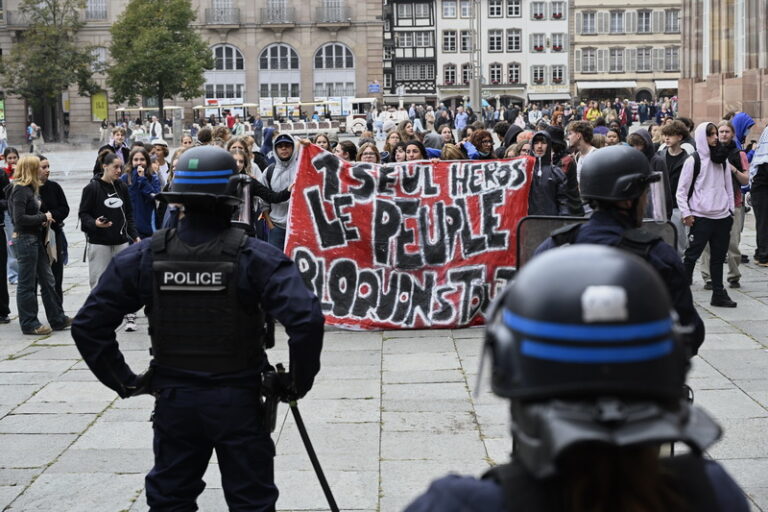 France Block Everything