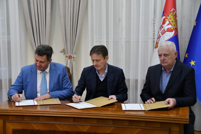 Aleksandar PajiÆ, Darko GliiÆ, Vukosav PopoviÆ