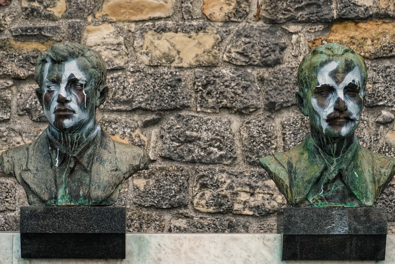 Spomenici Narodnih Heroja