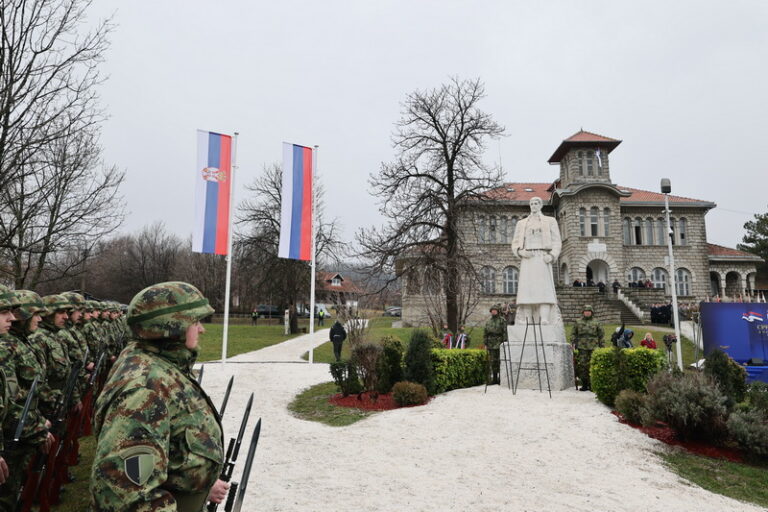 Spomenik KaraÐorÐu