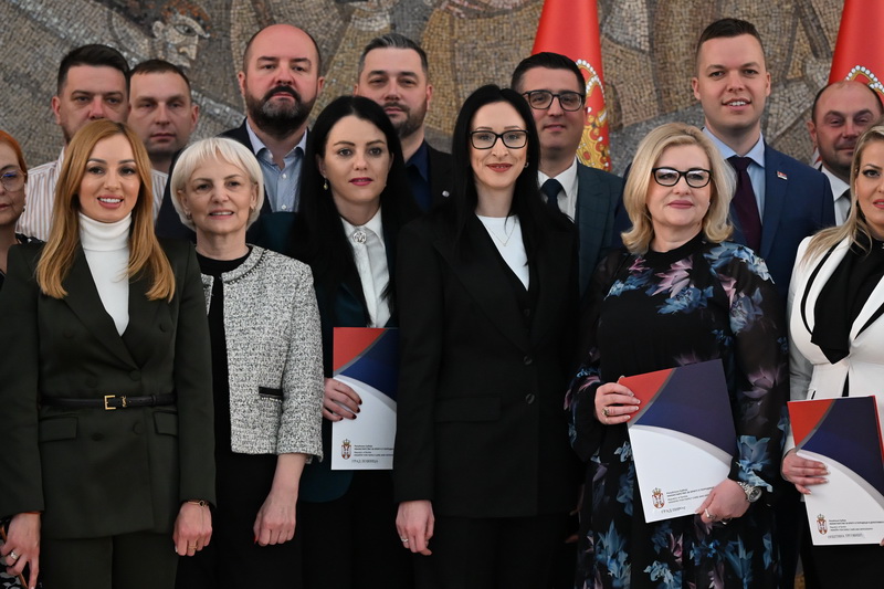Grupna Fotografija
