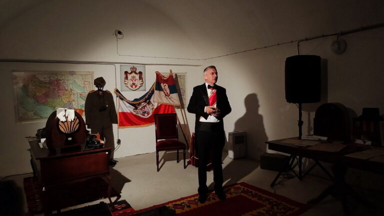 Tajna Kamene Devojke 17